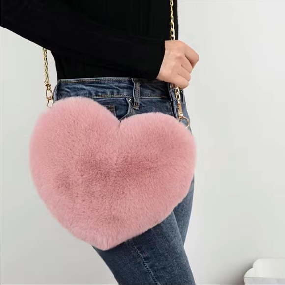 Handbags - New Fluffy Heart Purse